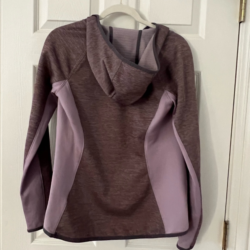 The North Face Women’s Zip Up Jacket. Size Small